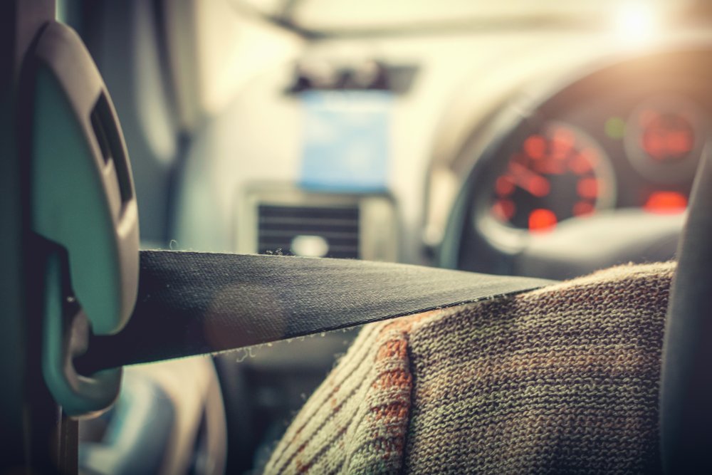 Jak Skutecznie Odblokować Pasy W Samochodzie Powypadkowym? » Zakrzewski Holowanie
