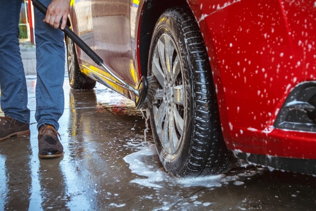 Czyste auto jak myć samochód zimą » Zakrzewski Holowanie